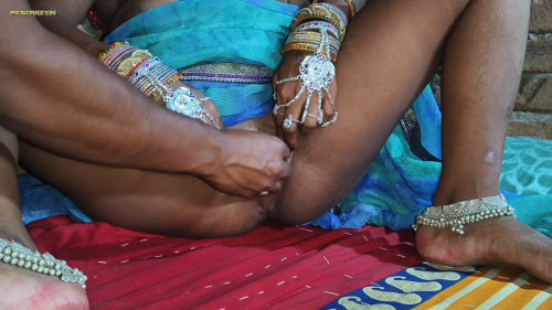 VS--DevarnepadosibhabhikechutmetellagakepurahanthghussadiyachudakrauntynechutmehanthdalwakechutsemaalgirayafeatSumang121biharEroticaIndianPornstarThreesomeHandjobHDPornxHamster-953.png